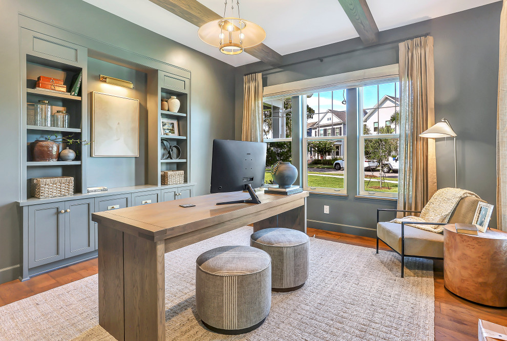 Inspiration for a transitional home office remodel in Orlando