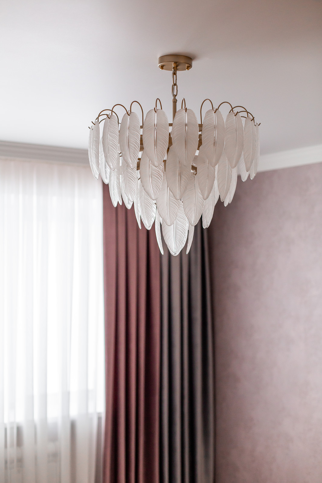 Дизайн просторной квартиры в стиле неоклассики