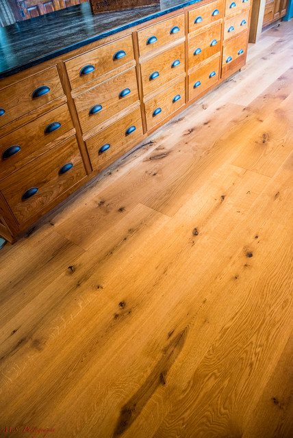 Live Sawn White Oak Wide Plank Flooring Country Kitchen