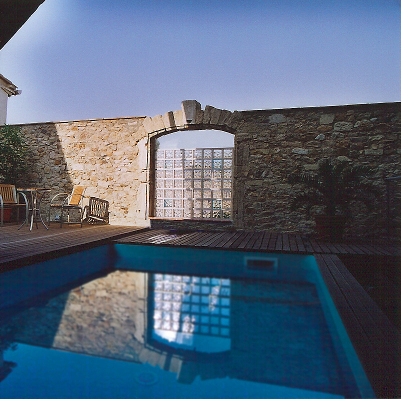 Photo of a mediterranean pool in Montpellier.