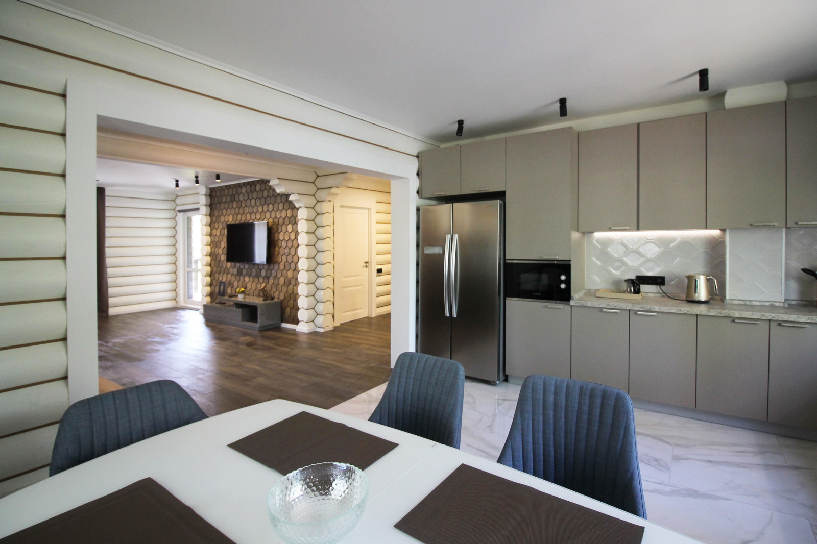 Срубовой коттедж 38 в п.Рощино, Ленинградская обл. Царство-Королевство