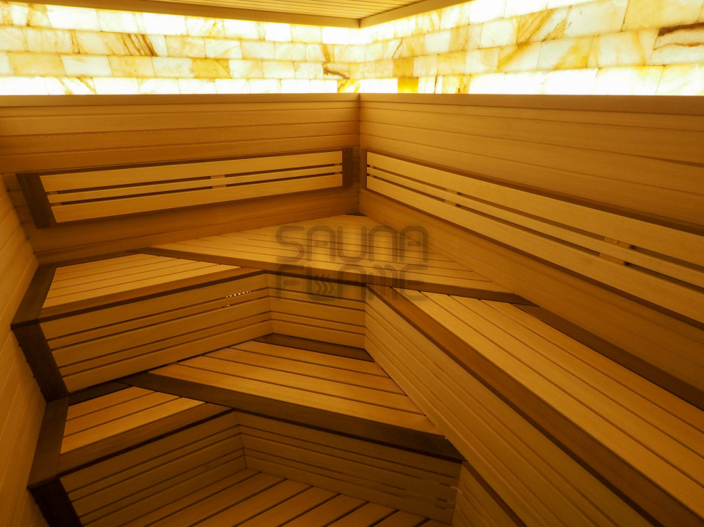 Сауна с соляным панно