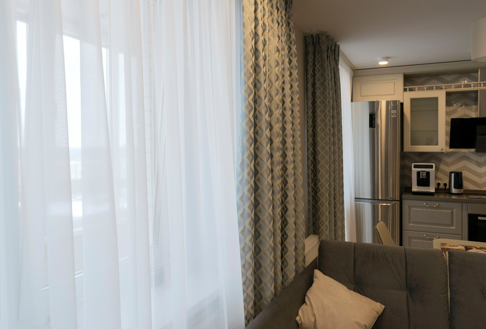 Прямые шторы в современном стиле.