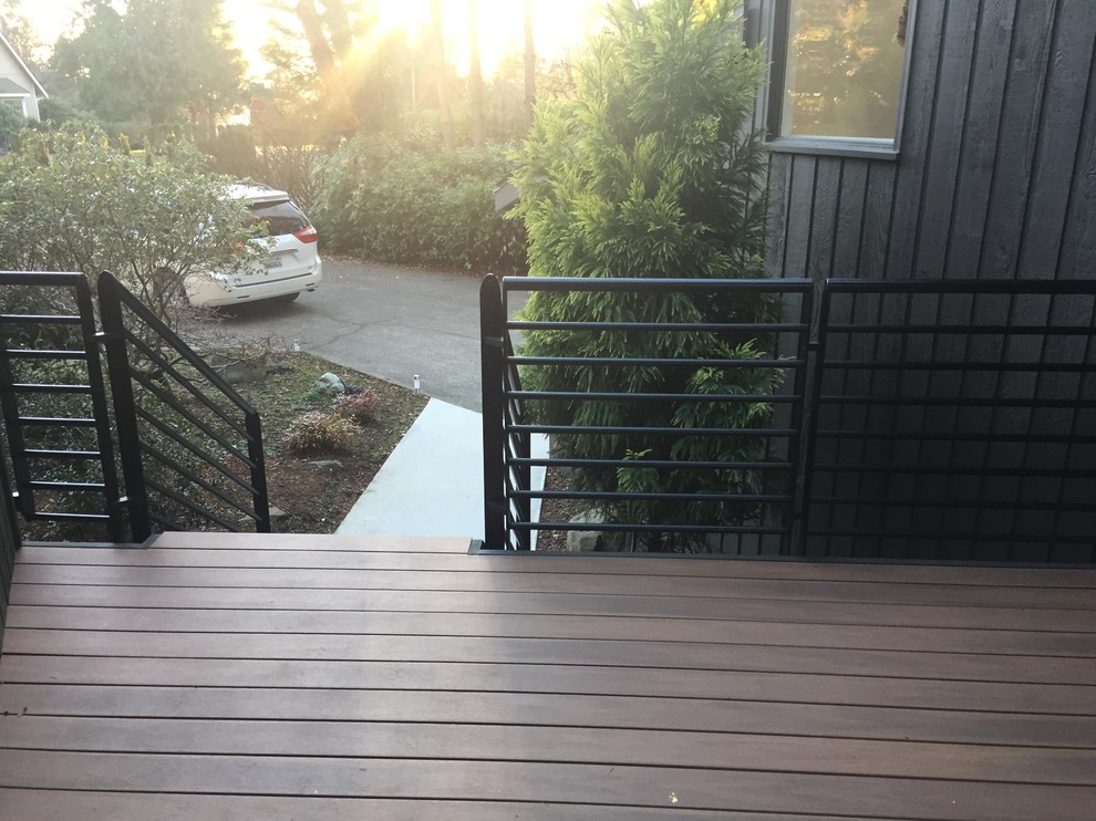 This is an example of a modern verandah in Seattle.
