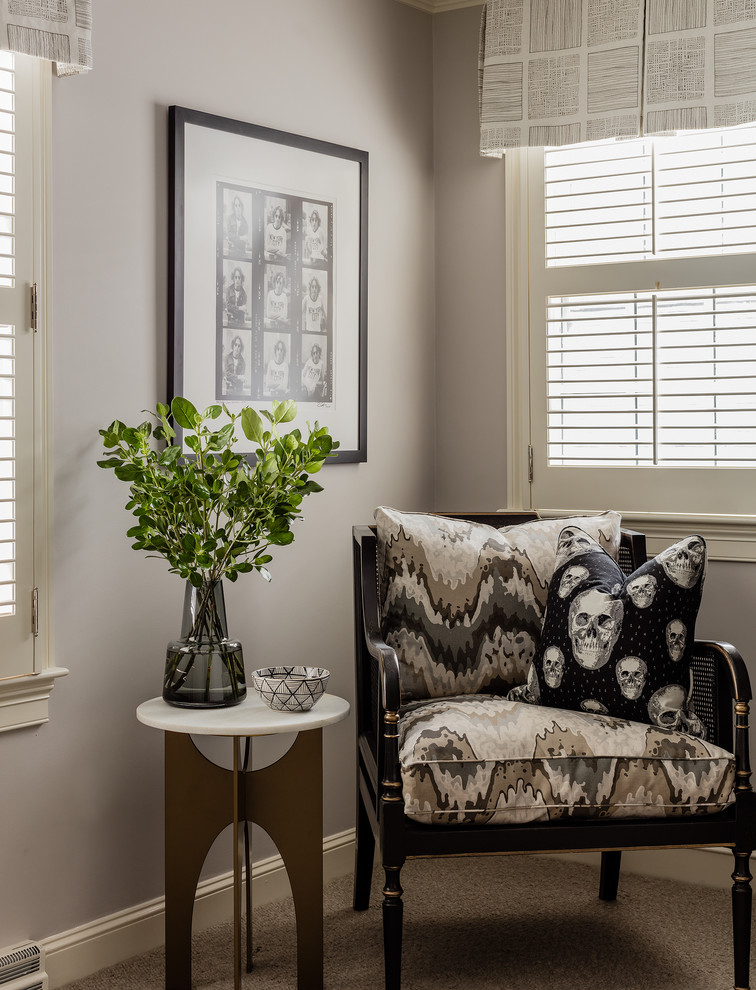 Example of a transitional home design design in Boston