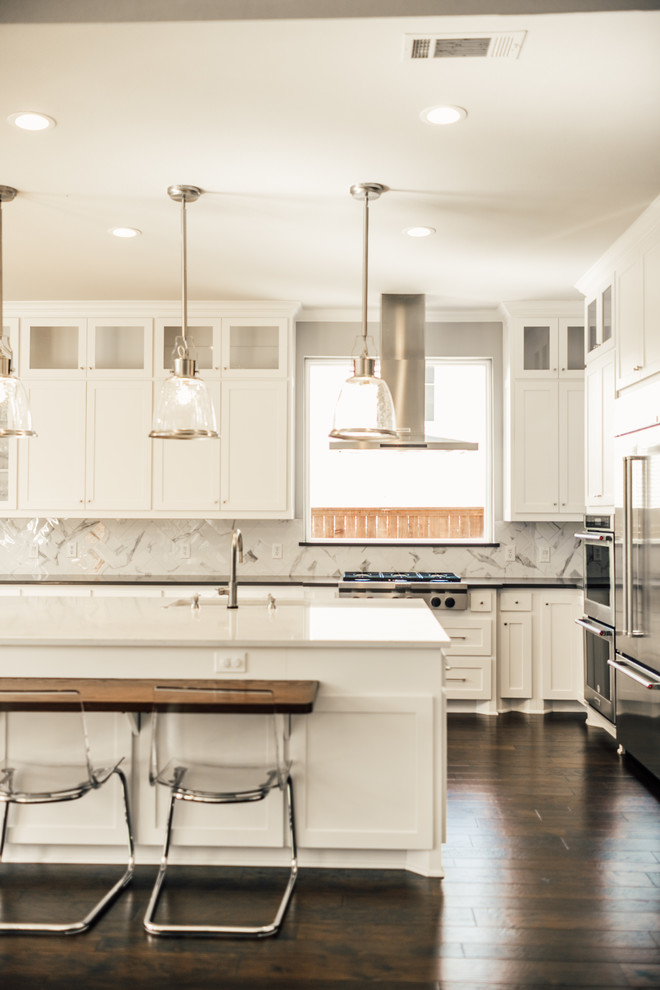 Minimalist kitchen photo in Dallas