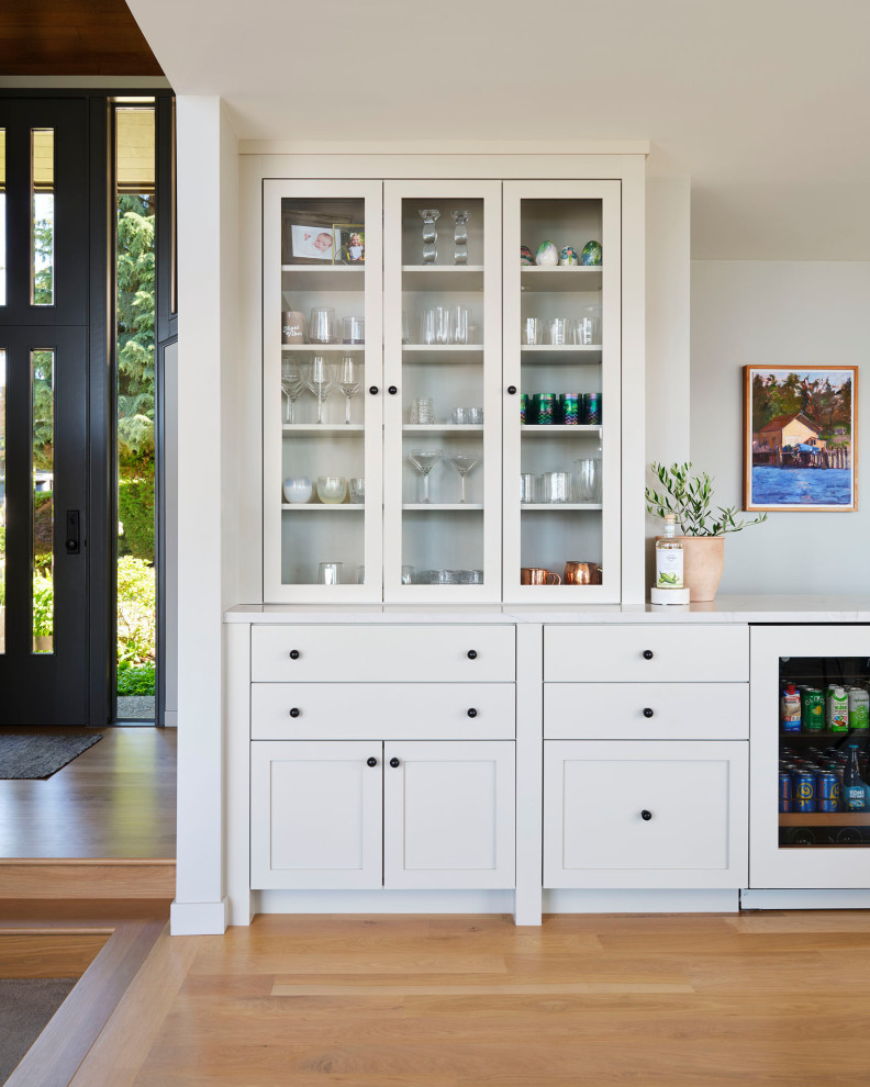 Transitional kitchen photo in Seattle