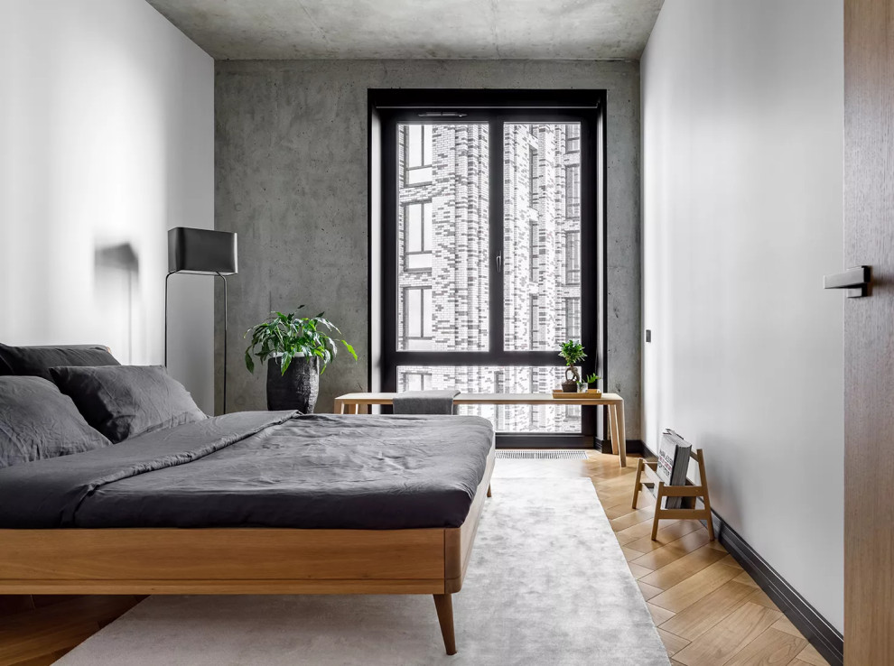 Inspiration for a mid-sized contemporary bedroom in Moscow.