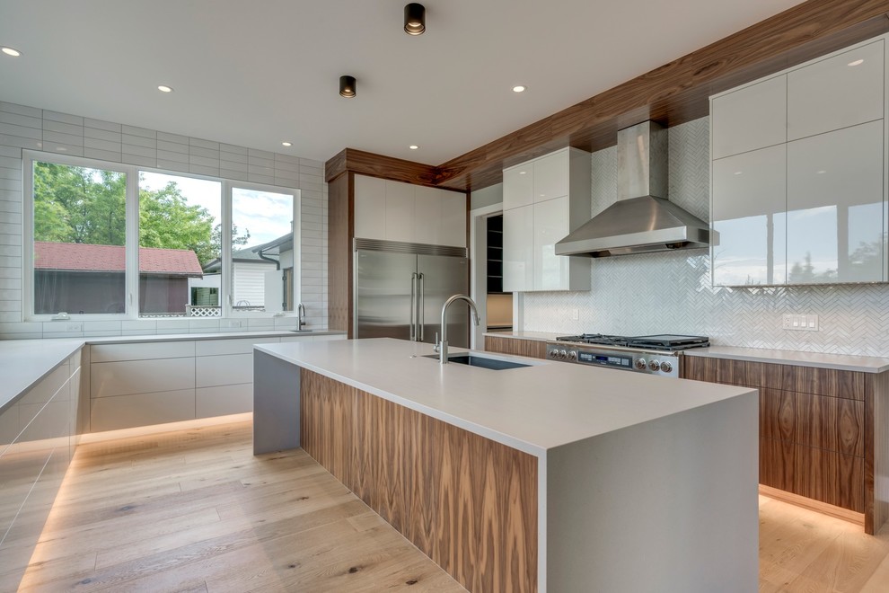 Transitional kitchen photo in Calgary