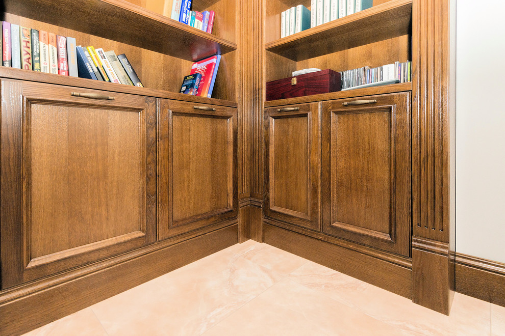 Мебель предметы интерьера в загородном доме.