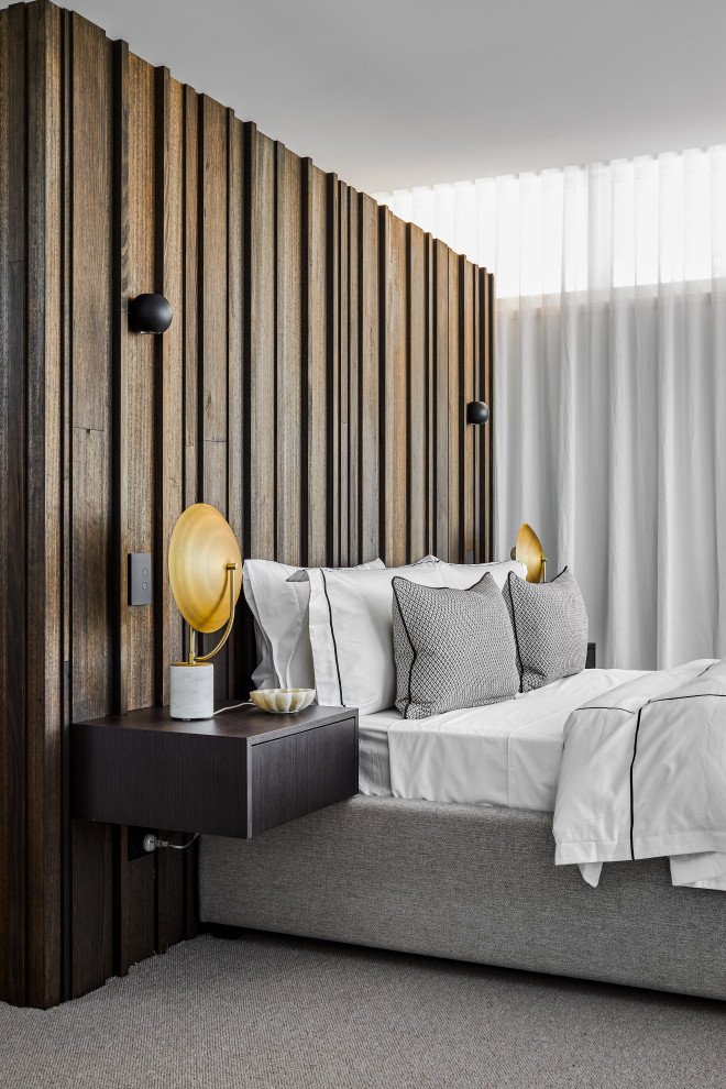 Photo of a modern bedroom in Gold Coast - Tweed.