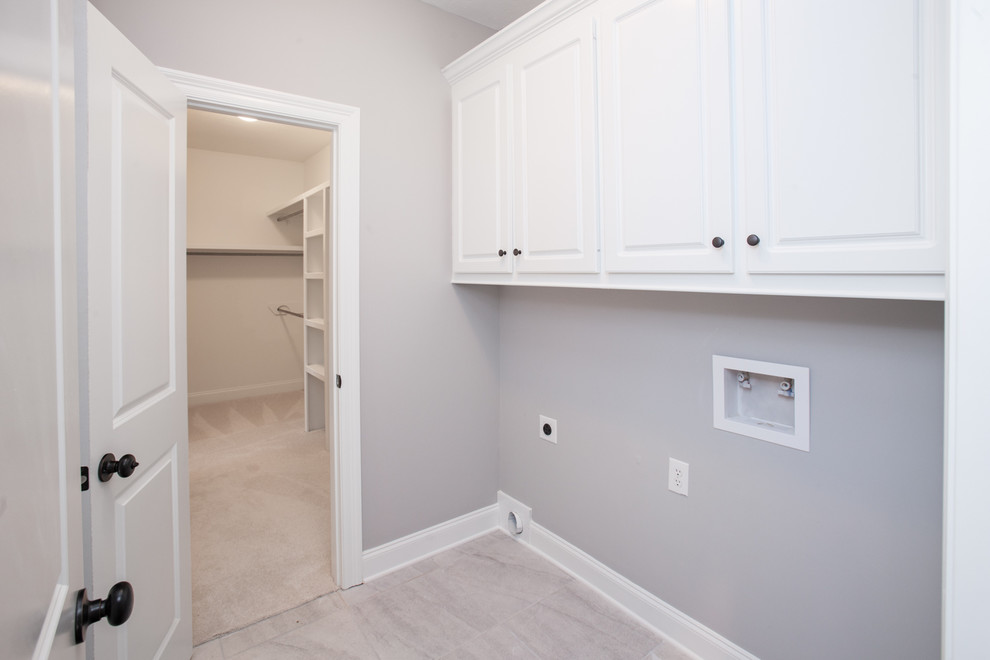 Home design - transitional home design idea in Jackson