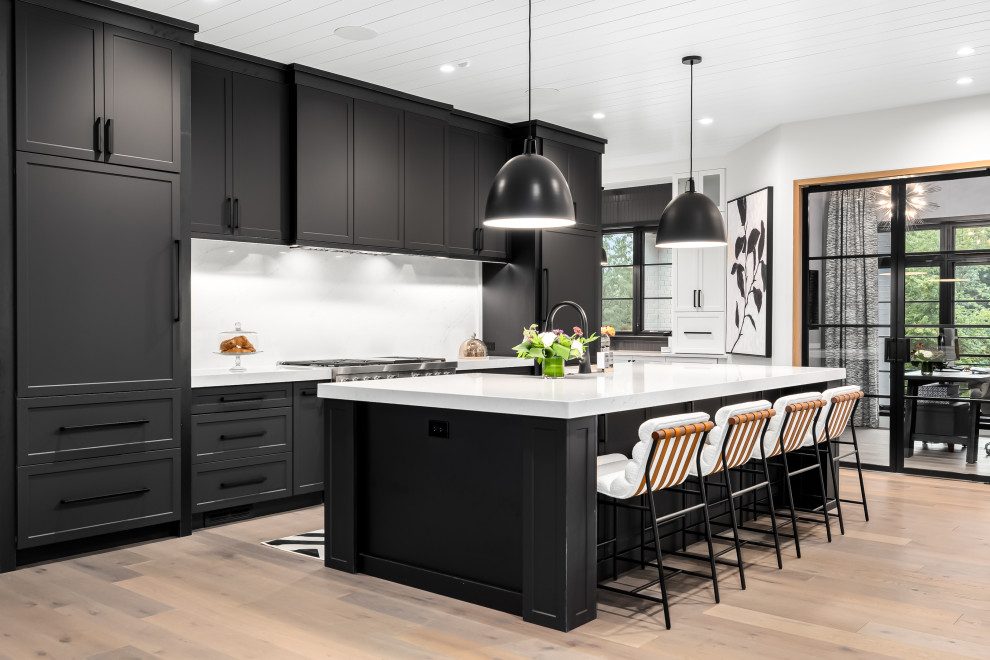 Transitional kitchen photo in Detroit