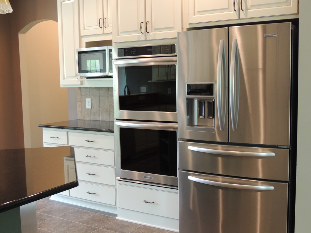 Kitchen - kitchen idea in Columbus