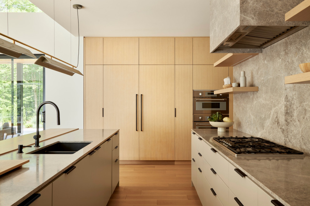 Photo of a contemporary kitchen in Ottawa.