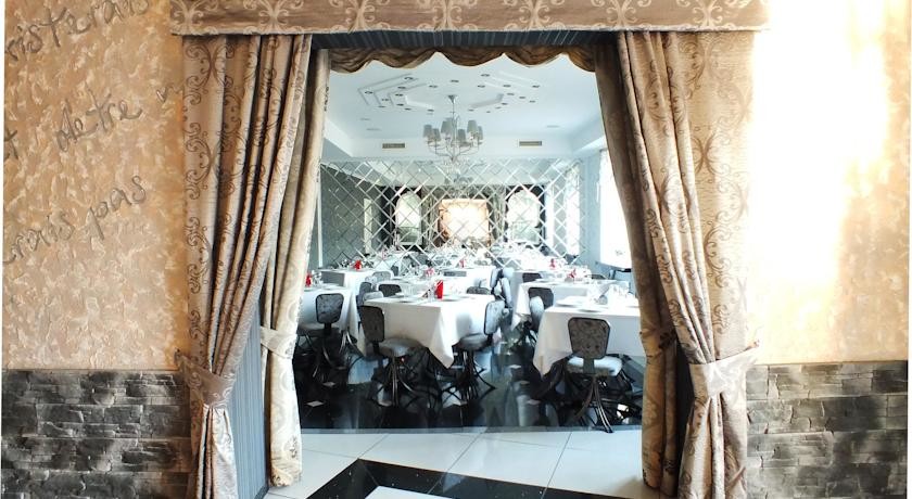 Парижский переулок.