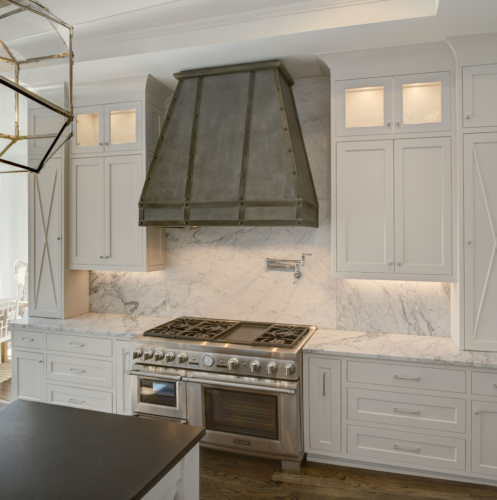 Transitional kitchen photo in Charlotte