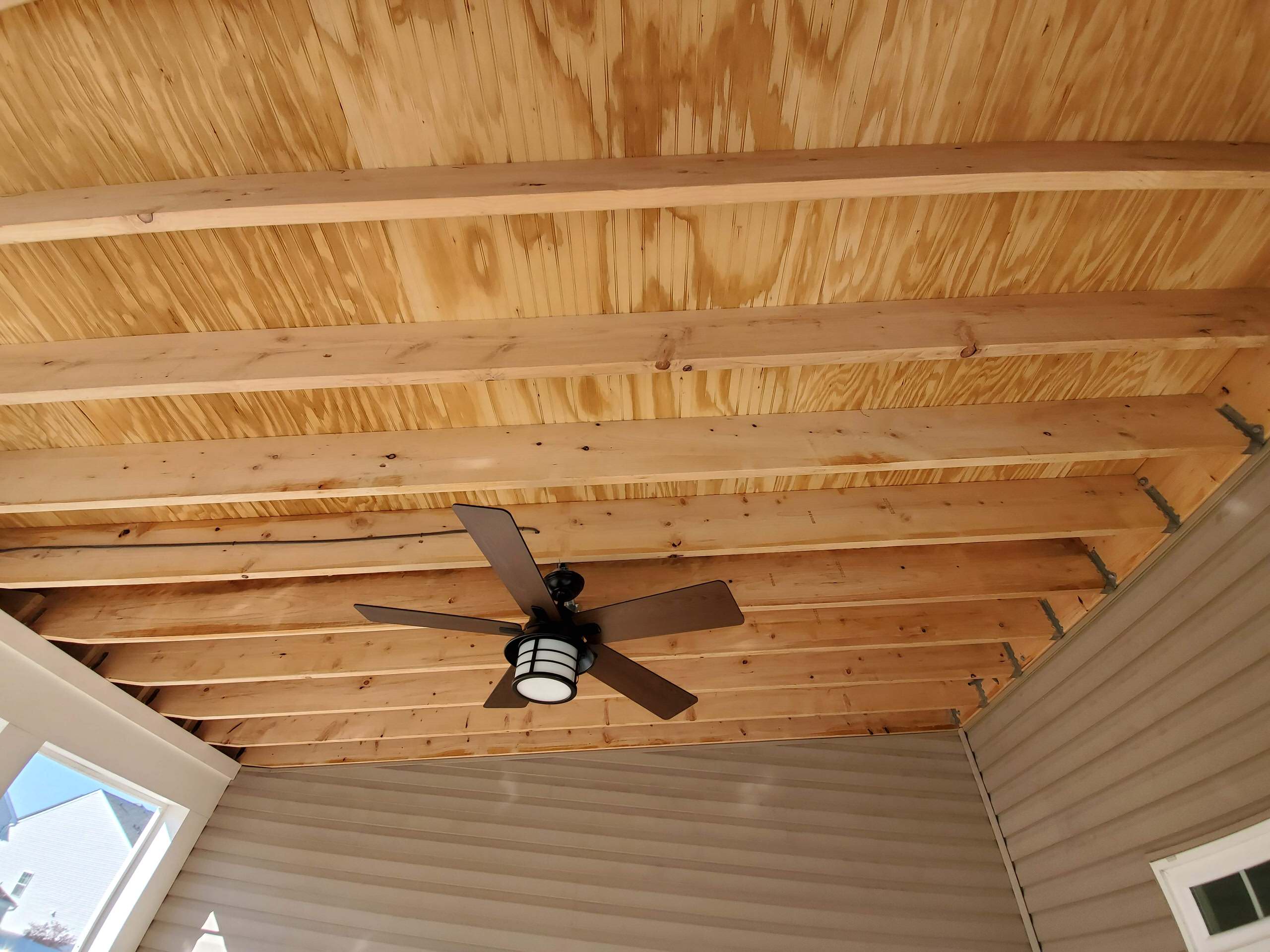 Screened in deck w/ outer walkway