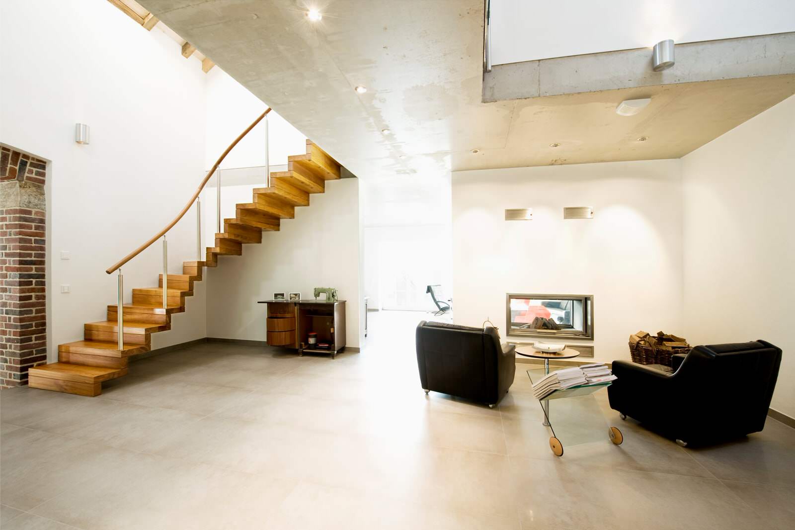 Лестница из бирманского тика