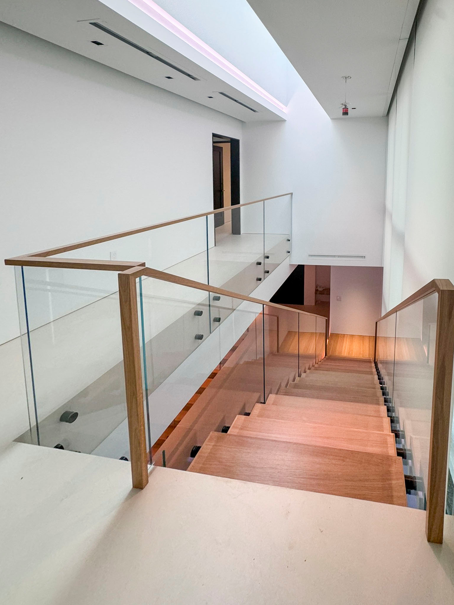 126_Visually Open and Light Contemporary Staircase, Mclean, VA 22102