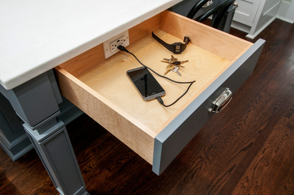 Kitchen - craftsman kitchen idea in Seattle