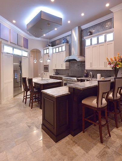 Kitchen - transitional kitchen idea in Miami