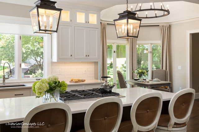 Hallbrook Remodel klassisch-modern