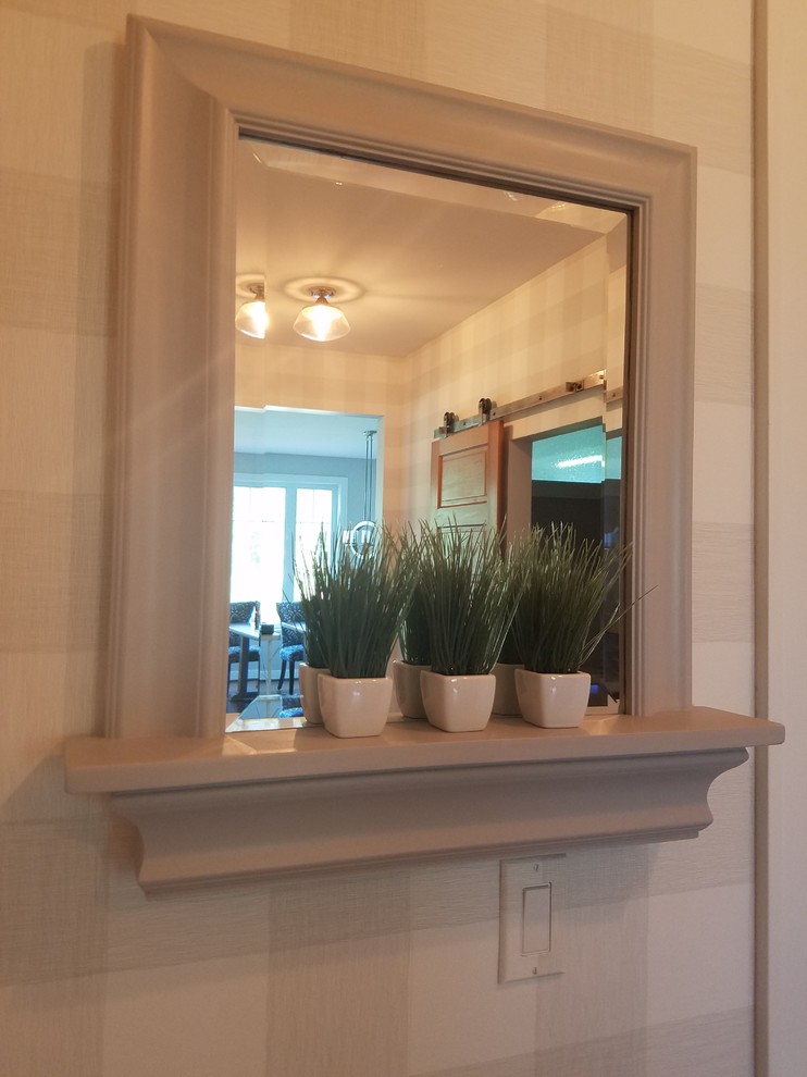Inspiration for a transitional home design remodel in Detroit