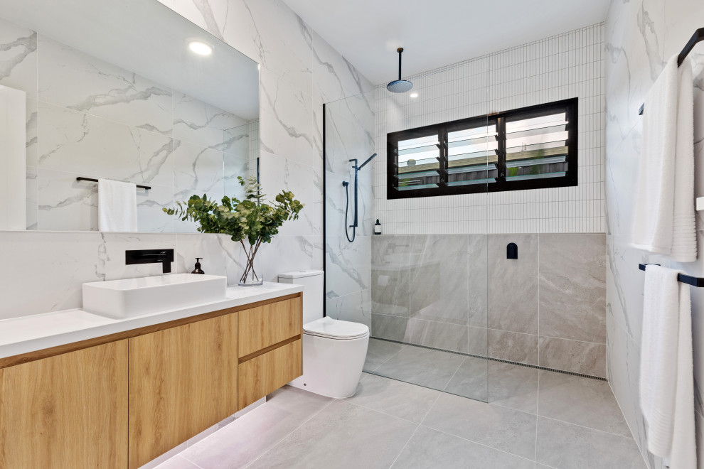 Design ideas for a beach style bathroom in Sunshine Coast.