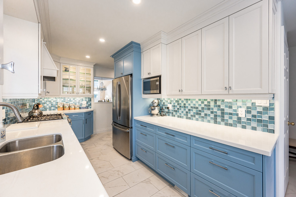 Kitchen - transitional kitchen idea