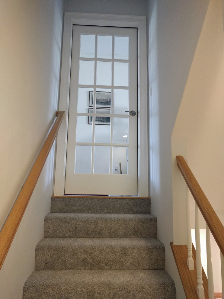 Design ideas for a small contemporary staircase in Boston.