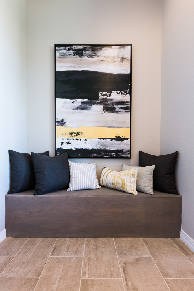 Transitional home design photo in Phoenix