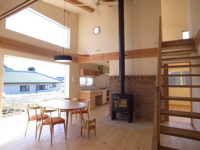キッチンガーデンのある家 country-sala-da-pranzo