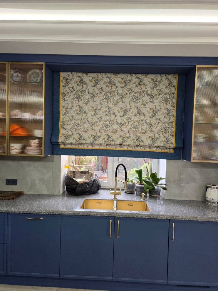 Римская штора на кухню, в рамочке