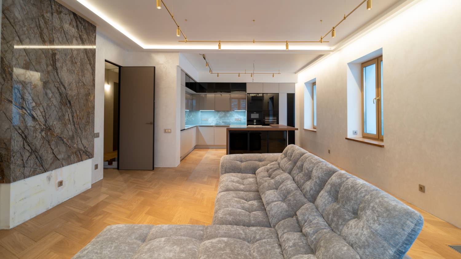 Дизайнерский ремонт элитной квартиры на Петроградке