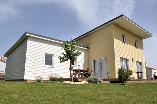 Maison ossature bois - 124 m&sup2; - La G&eacute;n&eacute;touze (Vend&eacute;e, 85) mediterranean-house-exterior