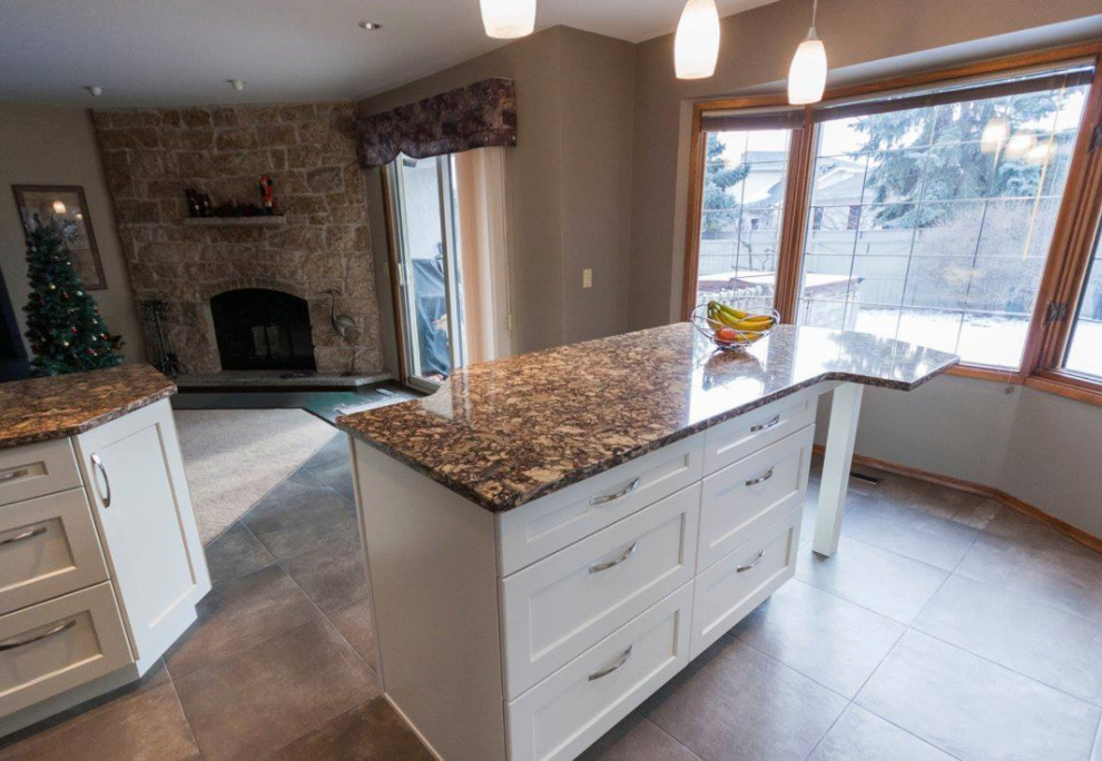 Kitchen - transitional kitchen idea