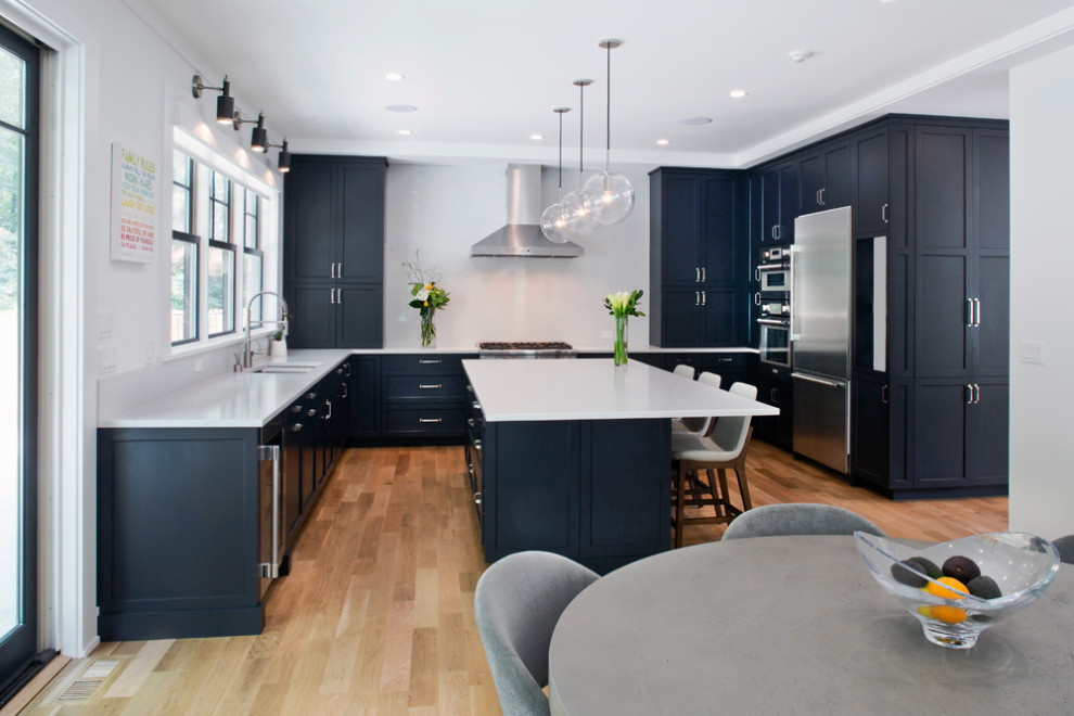 This is an example of an expansive modern kitchen in New York.