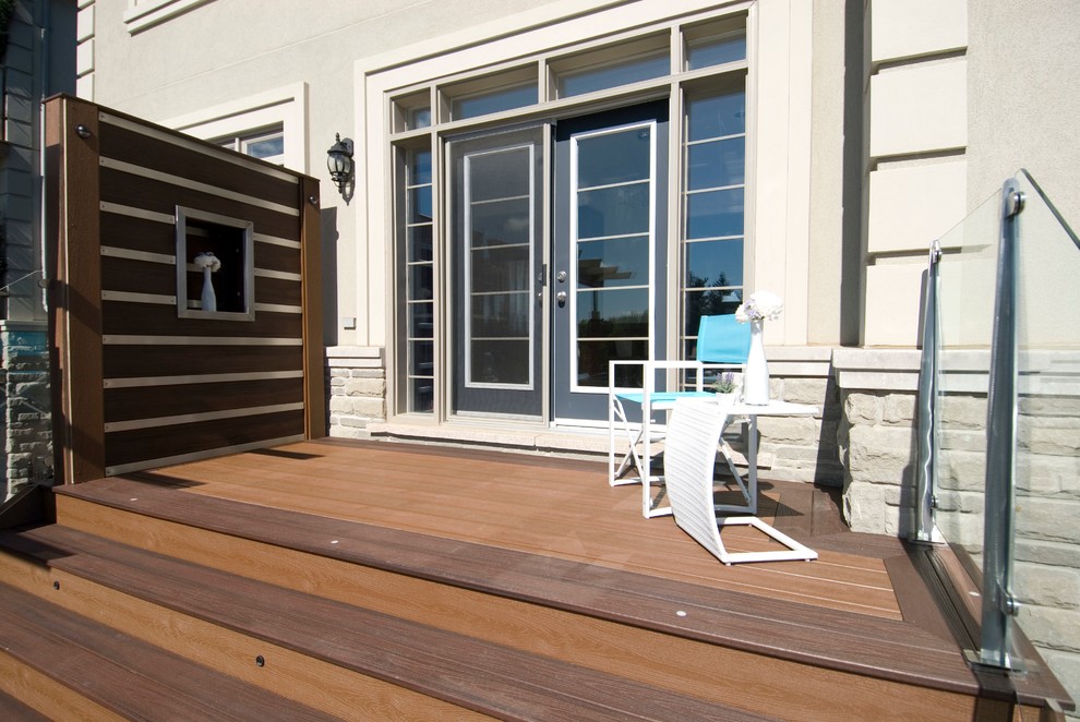Inspiration for a large contemporary backyard deck in Toronto with no cover.