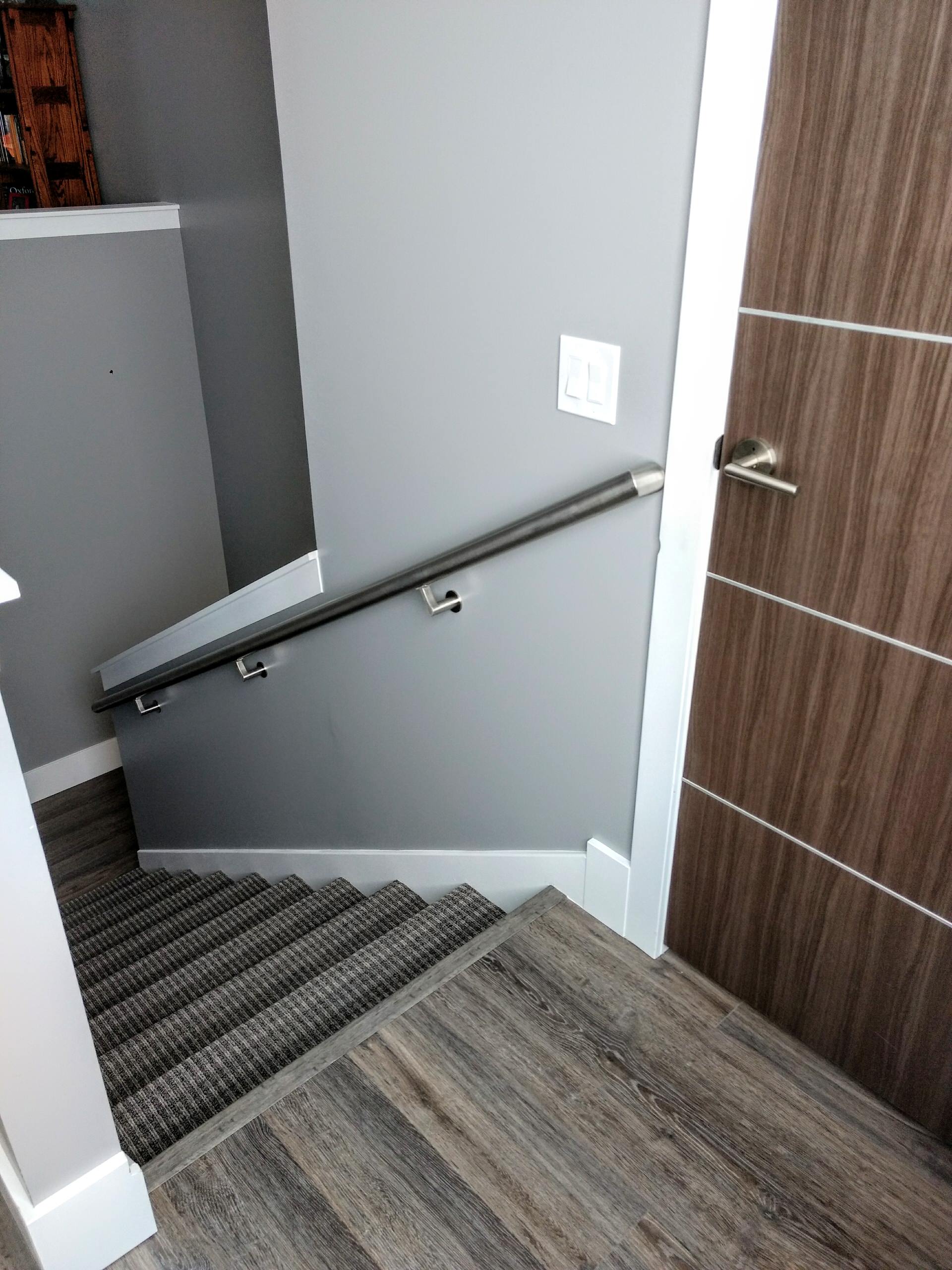 Round stainless handrail