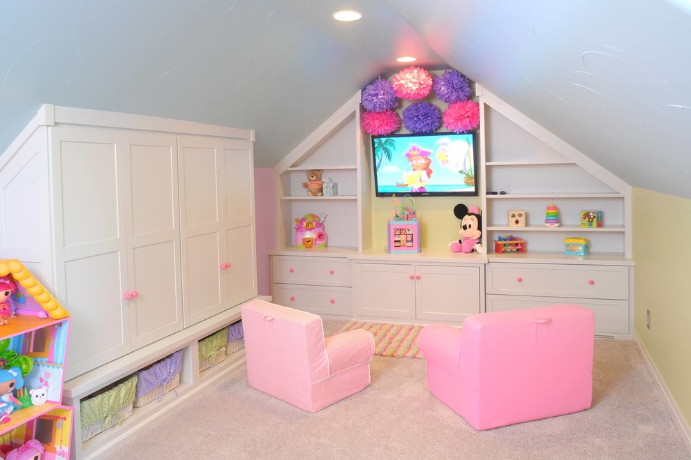 Inspiration for a transitional kids' room in Cleveland.