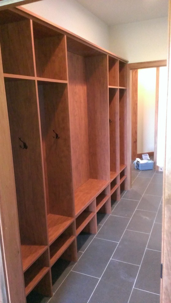 Entryway - contemporary entryway idea
