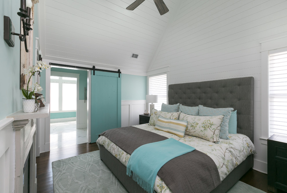 This is an example of a bedroom in Charleston.
