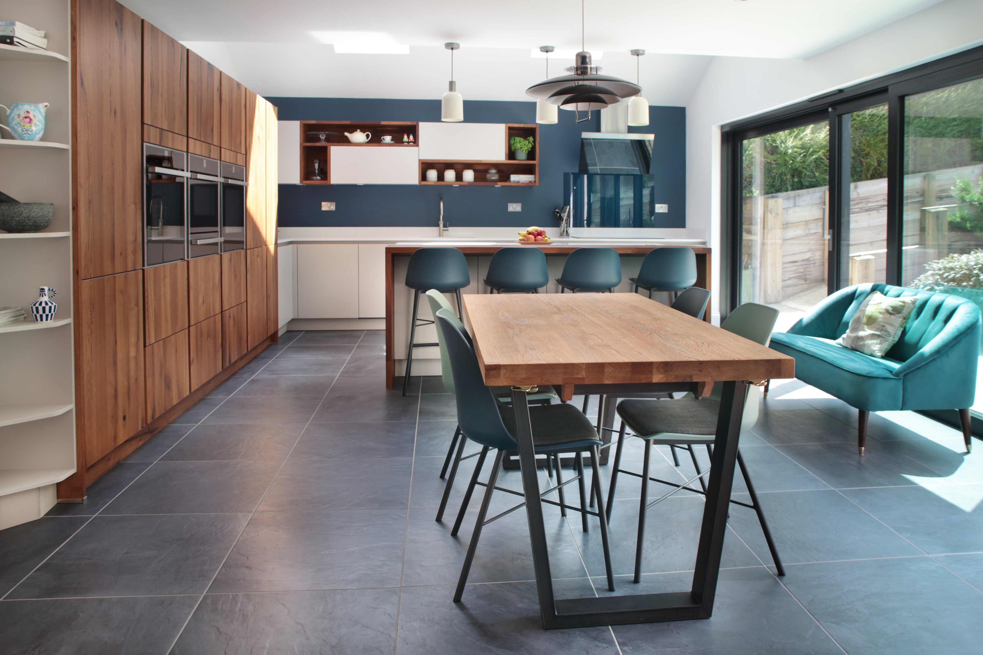 Kitchen Tour: A Sleek Yet Characterful Social Hub | Houzz UK