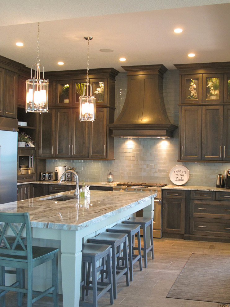 Inspiration for a transitional kitchen remodel in Toronto