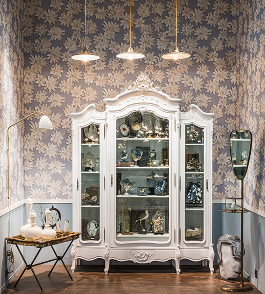 Collection Objet de Curiosit&eacute; nyklassisk-vardagsrum