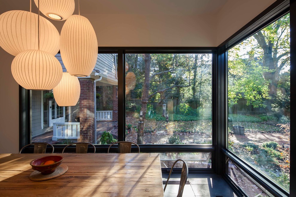 Kitchen - modern kitchen idea in Boston