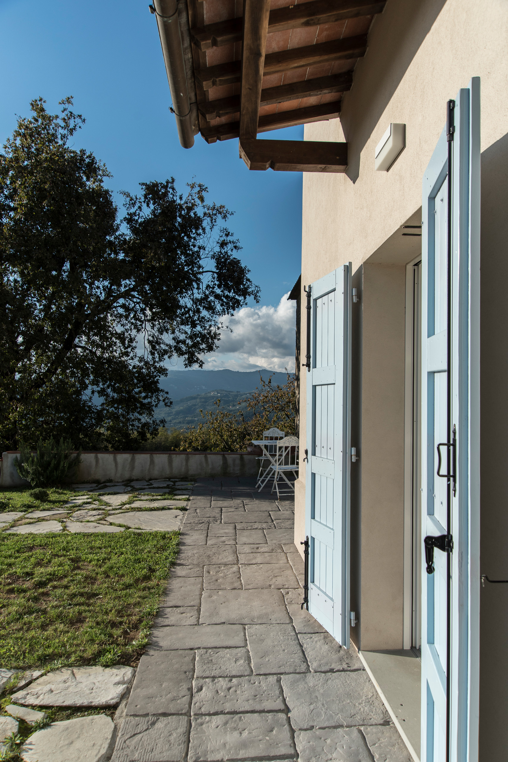Inspiration for an industrial home design remodel in Florence