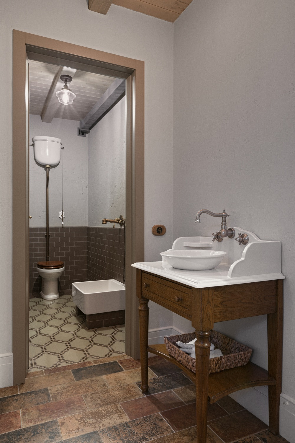 Дом в соснах