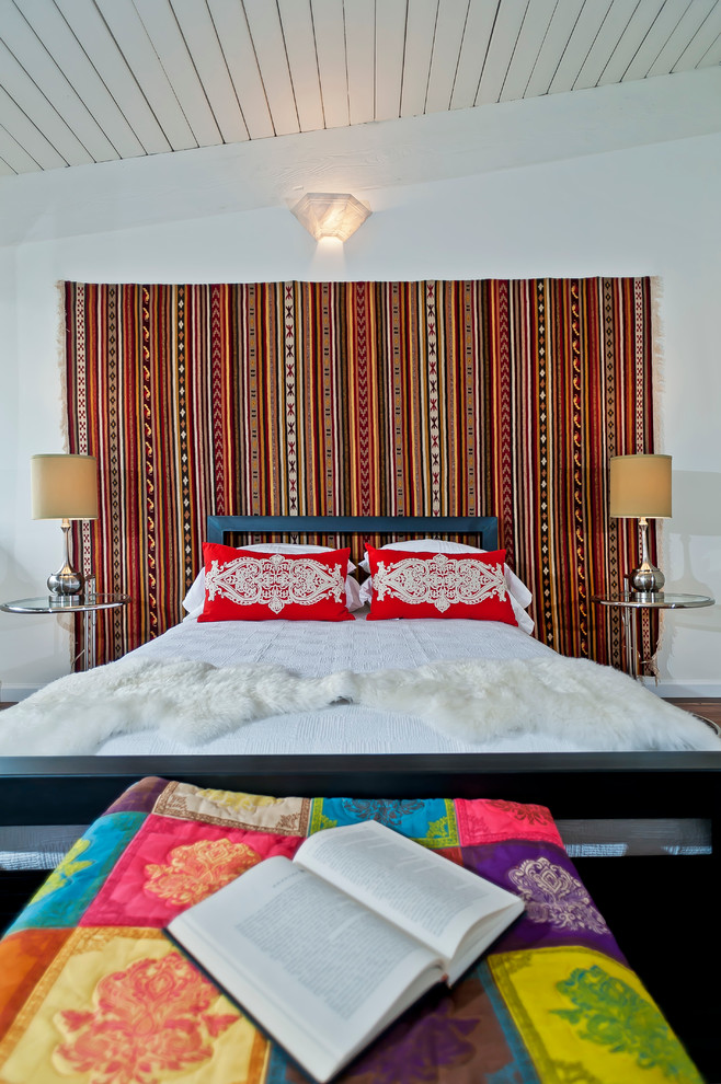 Design ideas for an eclectic bedroom in Los Angeles with white walls.